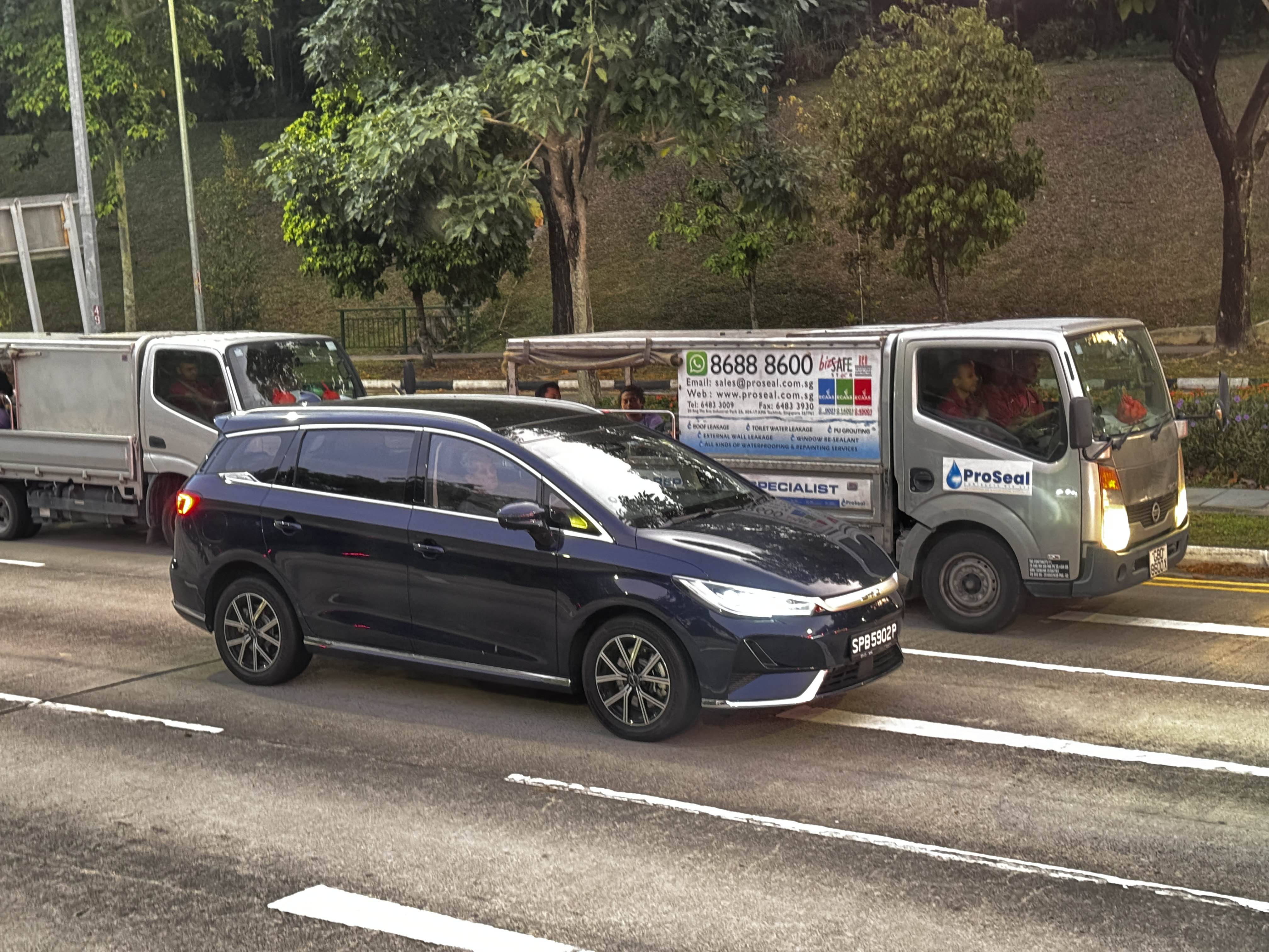 比亚迪杀疯新加坡！乘用车/巴士/卡车全榜第一