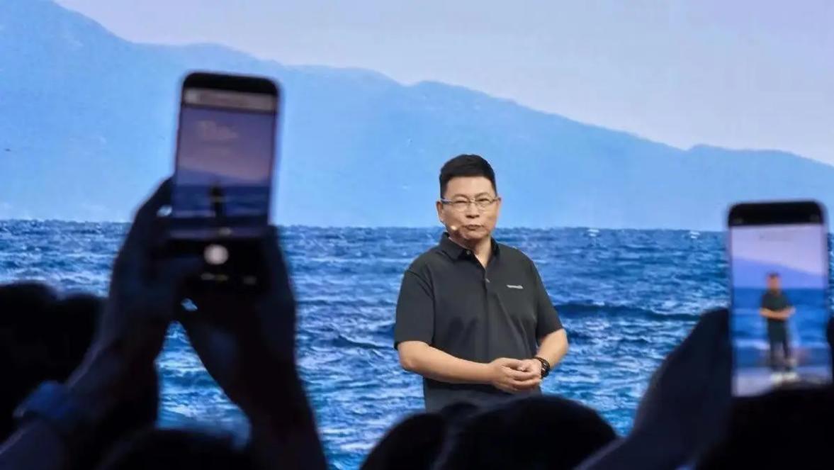 当余承东喊出“我的字典里没有第二”，大模型战场已进入“华为时间”