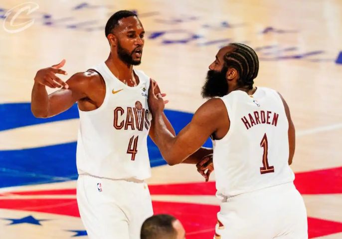 NBA常规赛76人VS骑士，哈登没速度，撕扯不了防守。内线没高度，吸引不了包夹，