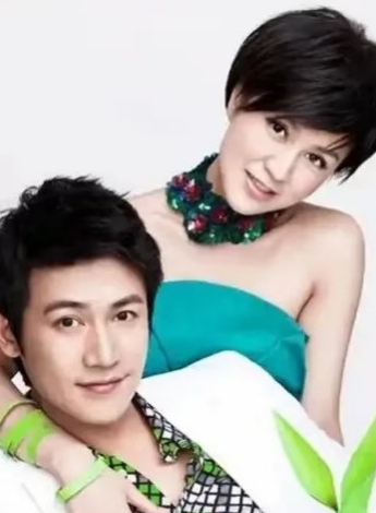 鲍蕾居然也会因孩子课业问题崩溃
这还是那个温柔情绪稳定的鲍蕾吗
在陆毅的眼中，妻