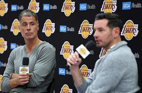 NBA记者Dave McMenamin在节目中表示：
“JJ-雷迪克身为湖人主教