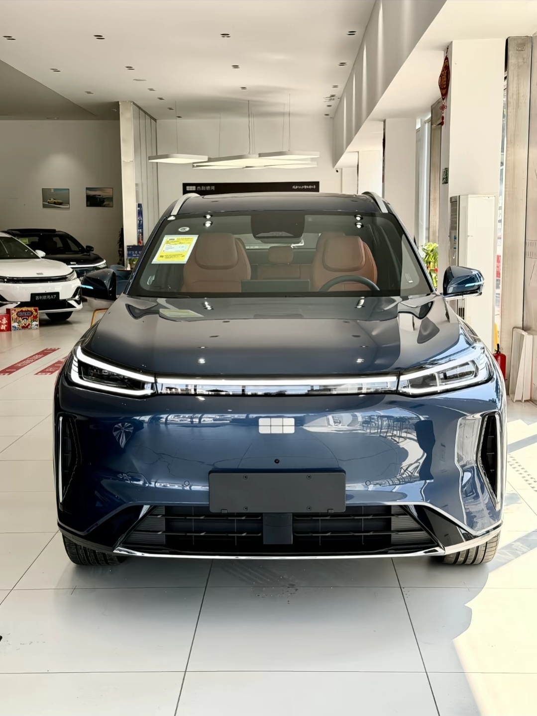 银河M7最打动我的技术点，在于银河M7的金牌驾控，麋鹿测试成绩、制动距离、自适应