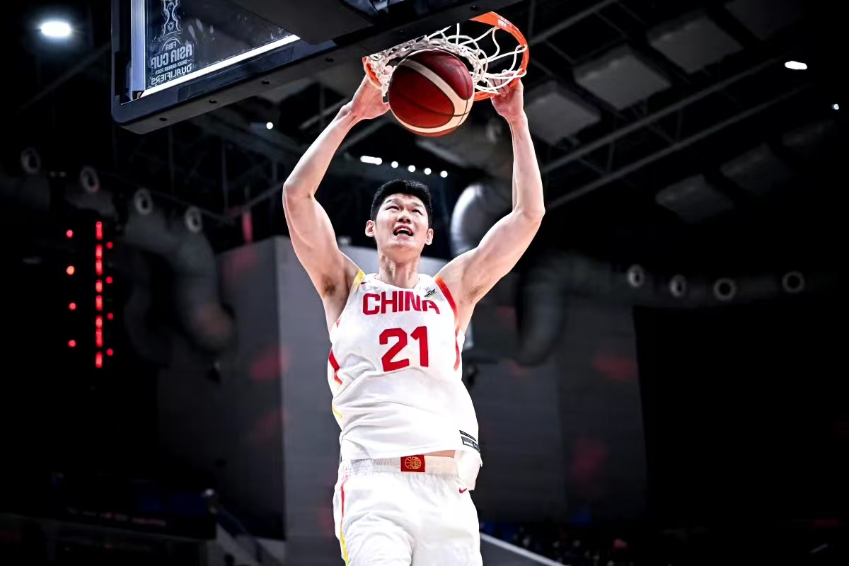 中国男篮现在扛旗的是胡金秋，但他却很少被提起，都当作理所当然