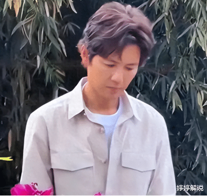 钟汉良洛阳街头被偶遇：戏里精英男神，戏外松弛大叔，51岁的他