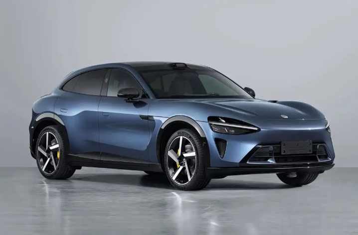 起售价更低小米YU7入门版车型申报图有望换装更小的电池包
外观来看，入门版车型的