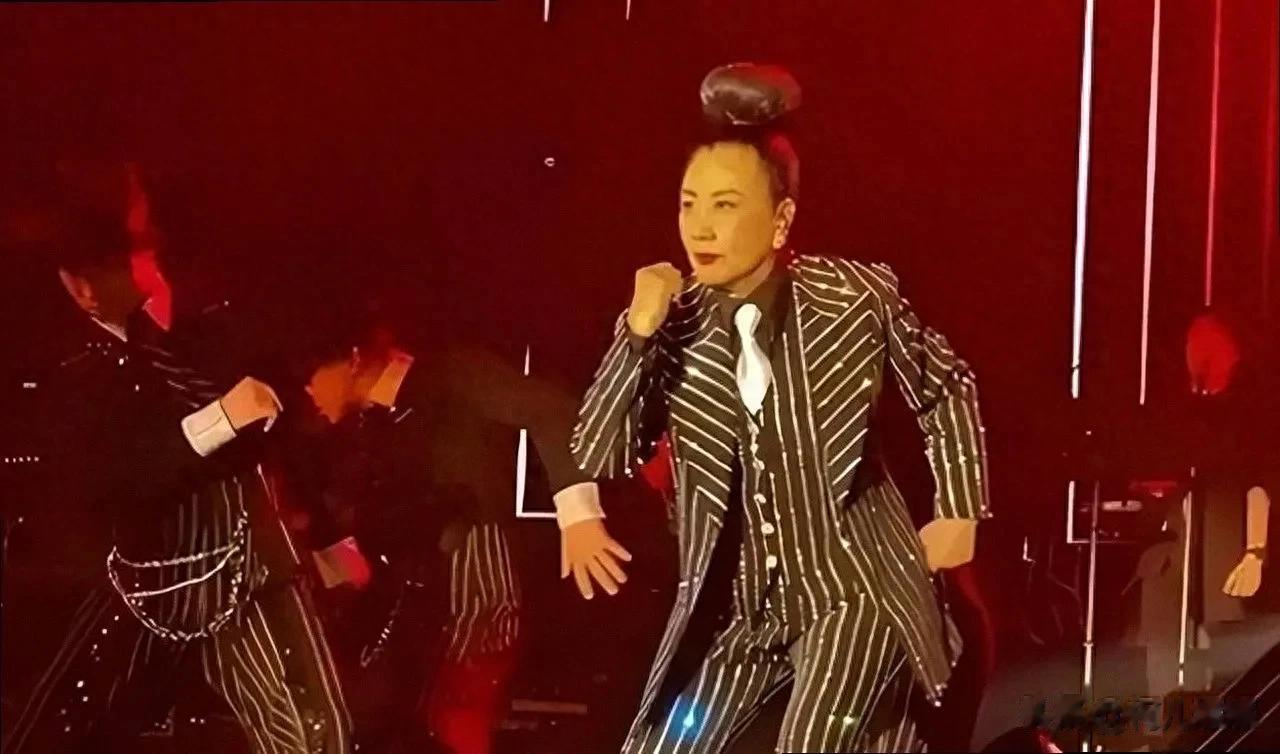 78岁汪明荃开演唱会引热议：抗癌60年，坚持舞台不减热爱