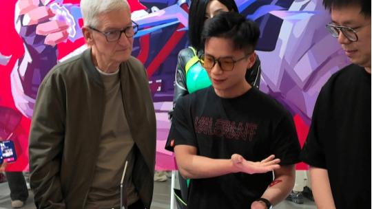 库克来中国打上“瓦”了