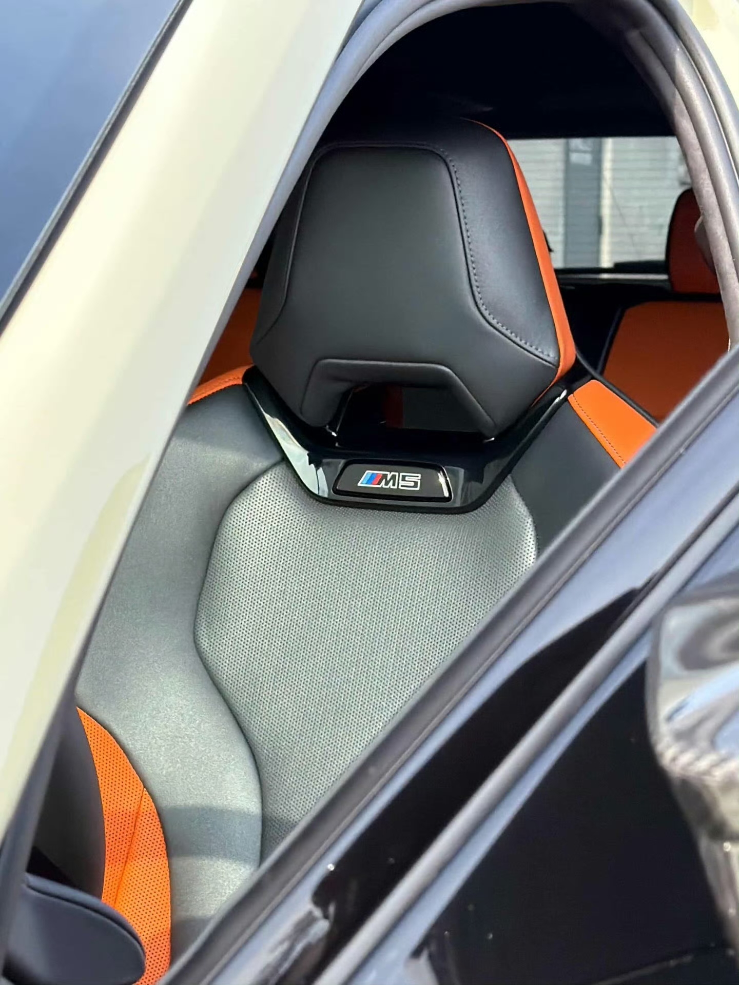 BMW M5 Touring
搭载4.4T双涡轮V8发动机+电机的插混系统，综合