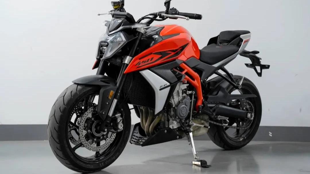 新大洲本田150平踏现身，凯越450R街车改款