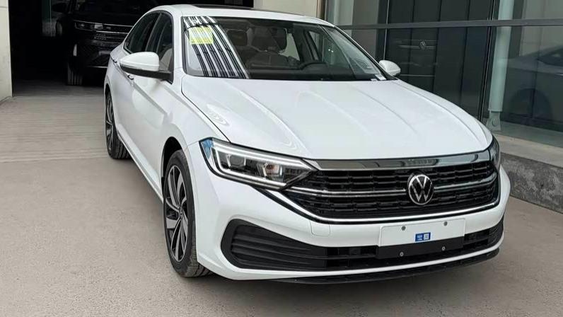 不到10万的“小迈腾”！1.5T+德系底盘，2026款速腾来了