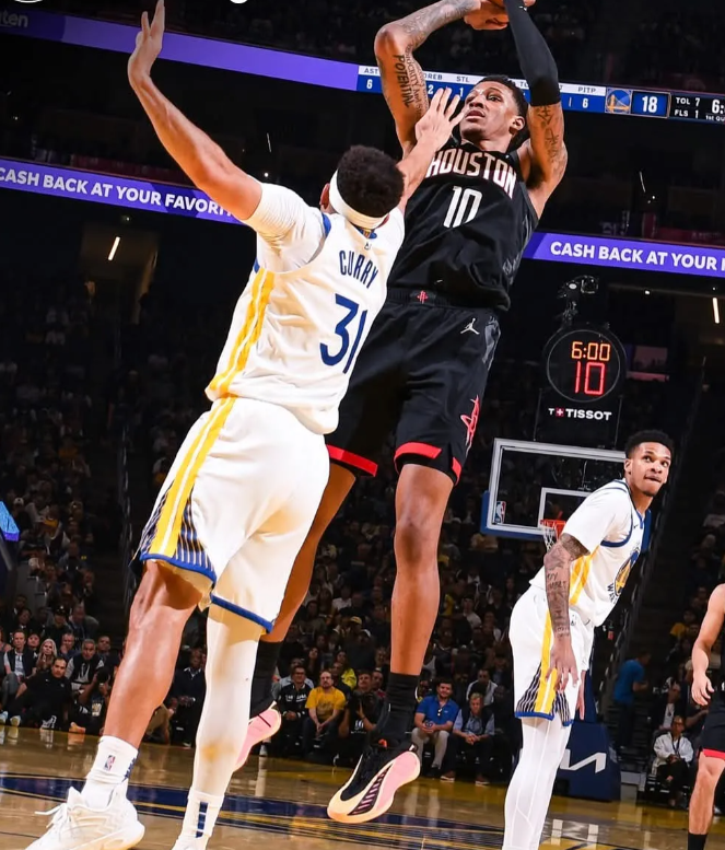 好奇打太阳开场谁去防杰伦格林

狄龙不打 正常阿门防布克，谢泼德追那个小后卫，伊