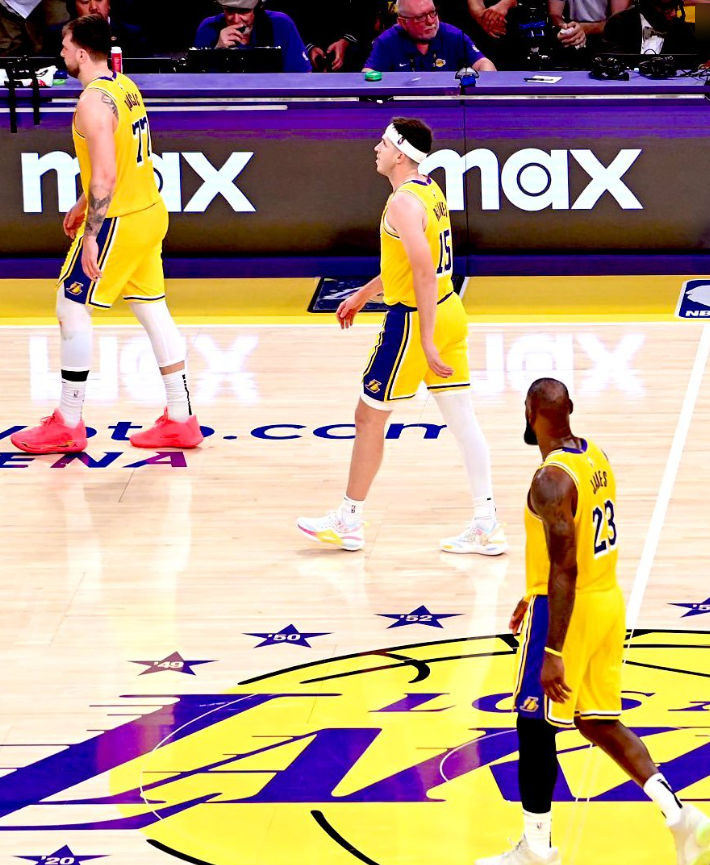 黑归黑，但是实话说詹姆斯和湖人的问题并不是他们主观造成的，而是詹姆斯真的太老了