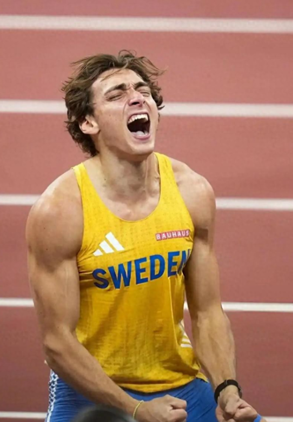 3月13日凌晨，瑞典蒙多经典赛迎来田径史上神奇一刻——本土作战的撑竿跳高巨星杜普