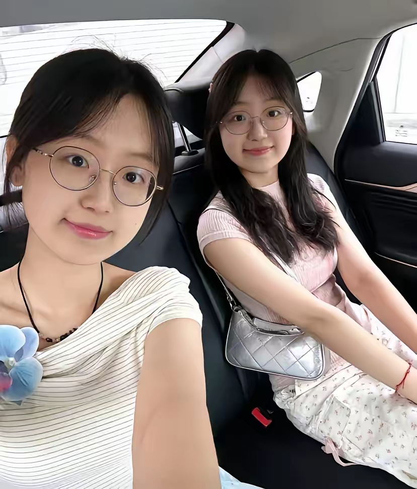 他们俩彩礼都要10万，你选哪个？