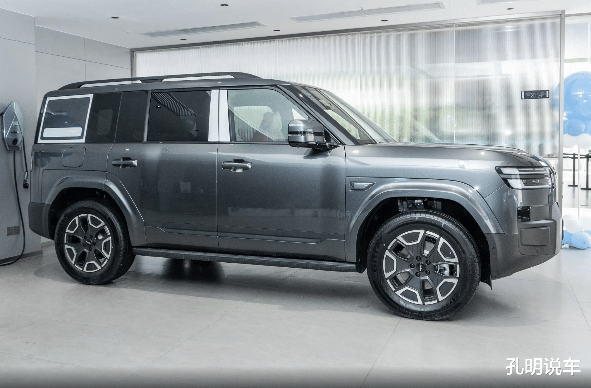 要继续吃掉方盒子红利，纯电方程豹钛7，马力不小，续航是关键