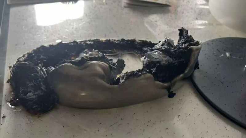消费者称倍轻松按摩仪充电自燃，公司回应：生产合规，待权威鉴定