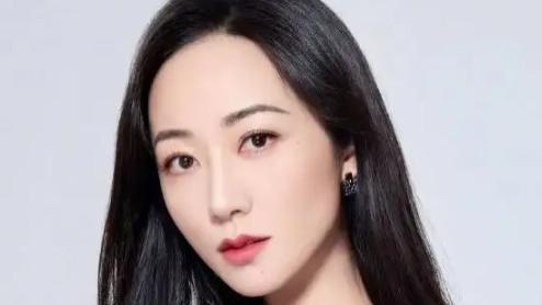 43岁韩雪近况：嫁给大18岁老公，如今14岁女儿成为她的骄傲