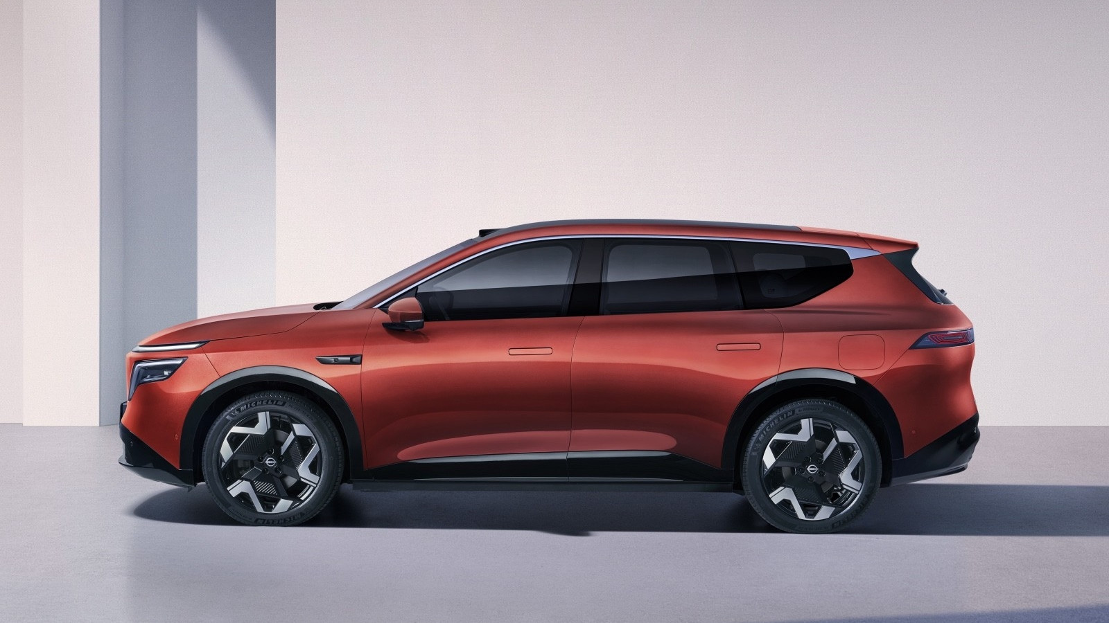 级别对标理想L8，续航1320km，跌至13万，这中大型增程SUV值吗？