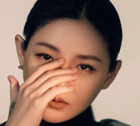 大S去世一周年
《人物》寻找到15位大S的挚友等
送上特刊《大s离开这一年》
为