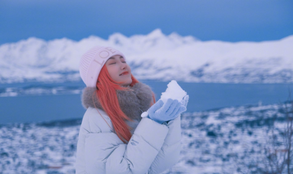 毛晓彤的雪地美照，这状态也是真的很不错！