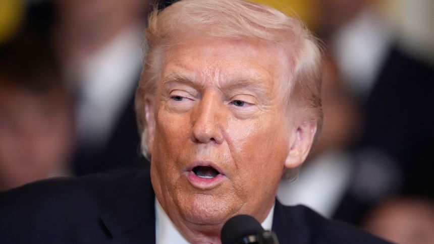 特朗普：无意改变伊朗政体；古巴当局将很快倒台