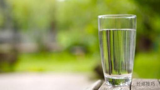 早晨起床第一杯水这样喝，血管、肠胃都受益