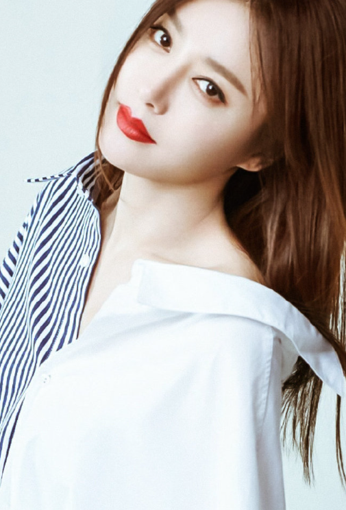 秦岚生活中的写真作品，照片很漂亮