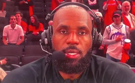 NBA季后赛，湖人（4）98-78（2）战胜火箭，晋级西部半决赛。
赛后湖人球员