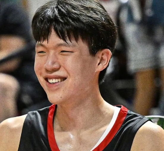 开拓者对小杨的期待应是是邓肯，有可能不是约基奇

虽然曾经约老师的助教过来了，看