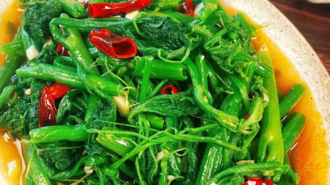 谷雨不吃青，两眼冒金星！谷雨吃4道“清肠菜”，清火润燥又下饭