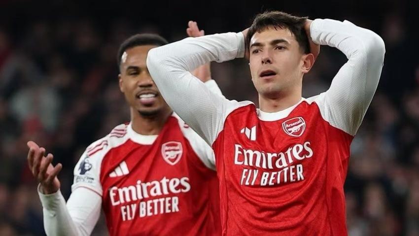 阿森纳又又又掉链子了！主场遭曼联逆转三轮不胜，英超冠军还有戏吗？