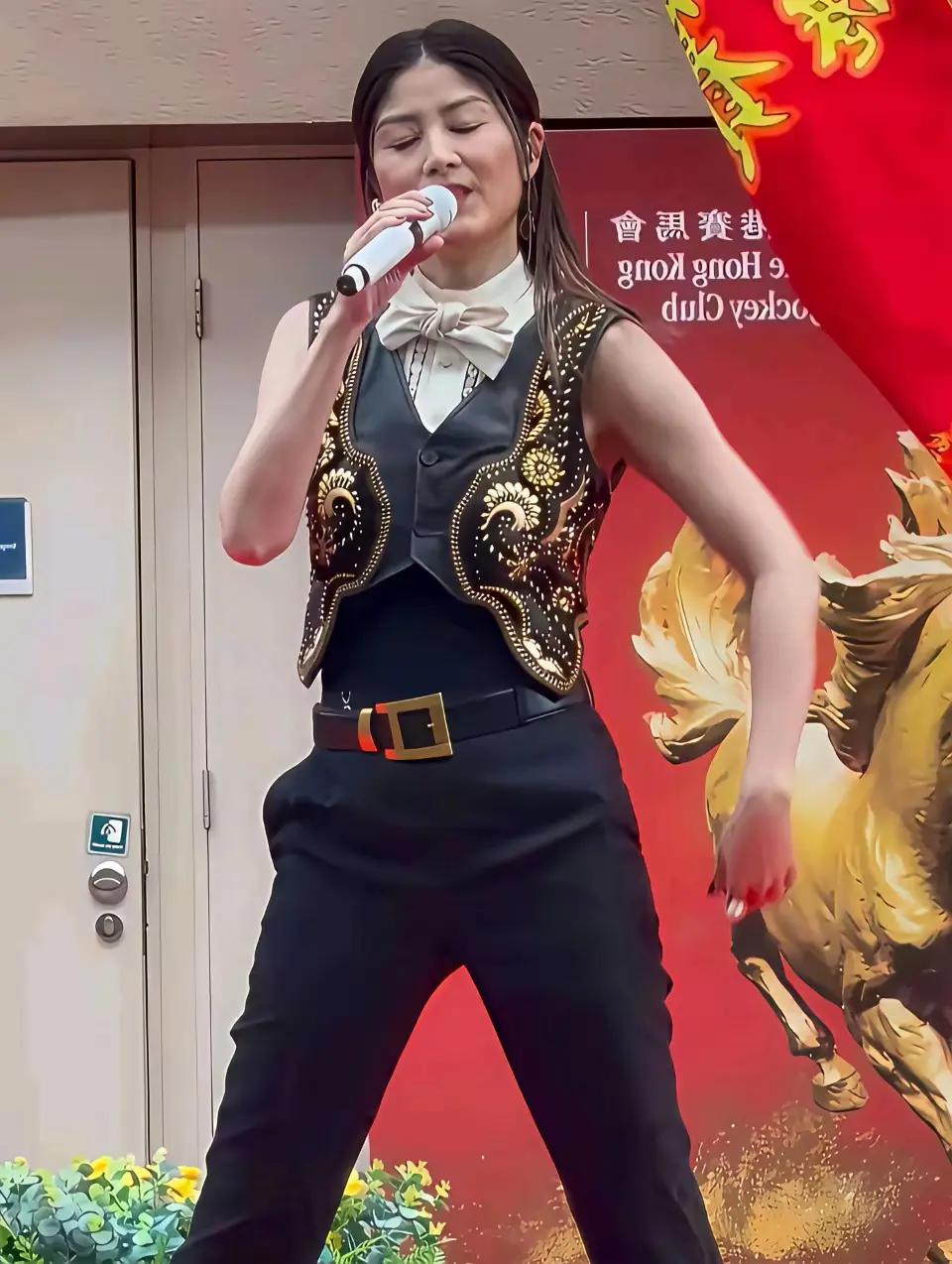 陈慧琳在乐坛地位应该很高啊，为什么现在还去接这些低端的商演