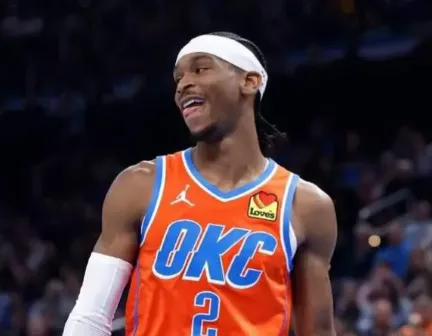 NBA常规赛，雷霆129-126战胜掘金。

比赛最后时刻双方平分，亚历山大最后