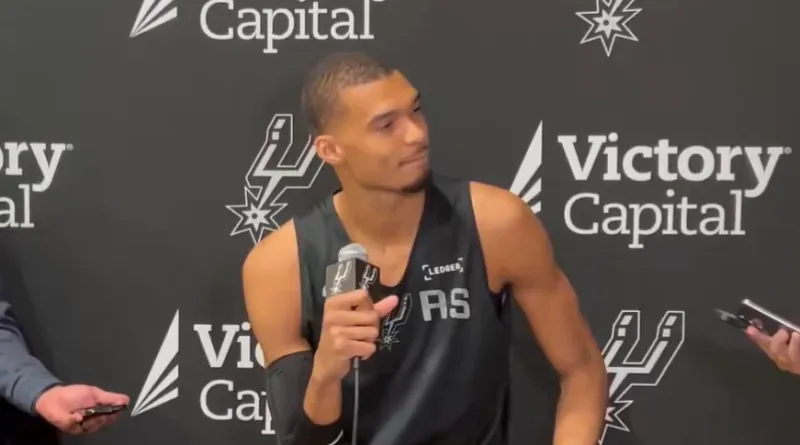 今日，马刺中锋维克托-文班亚马在谈到自己成为NBA历史首位全票当选年度最佳防守球