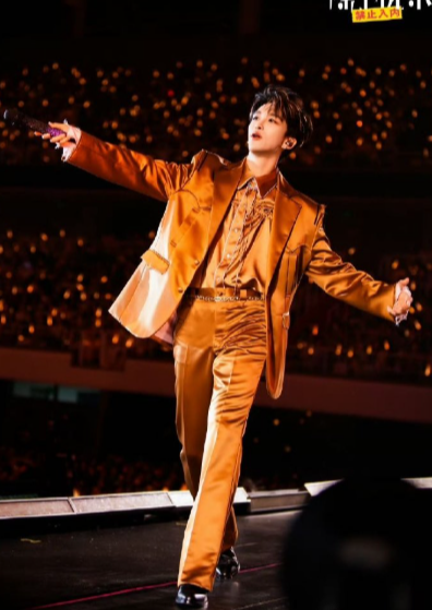 谁懂啊！黄子弘凡演我听八卦，耳朵恨不得贴过去，看到鸟巢连开两天，从心揪紧到狂喜，