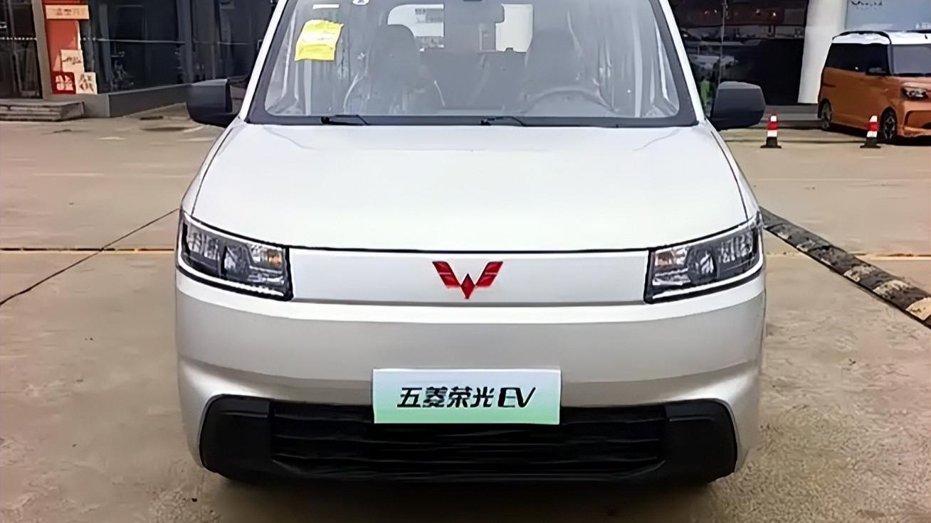 同样是纯电后驱，它只卖6.98万！荣光EV配碳化硅电机