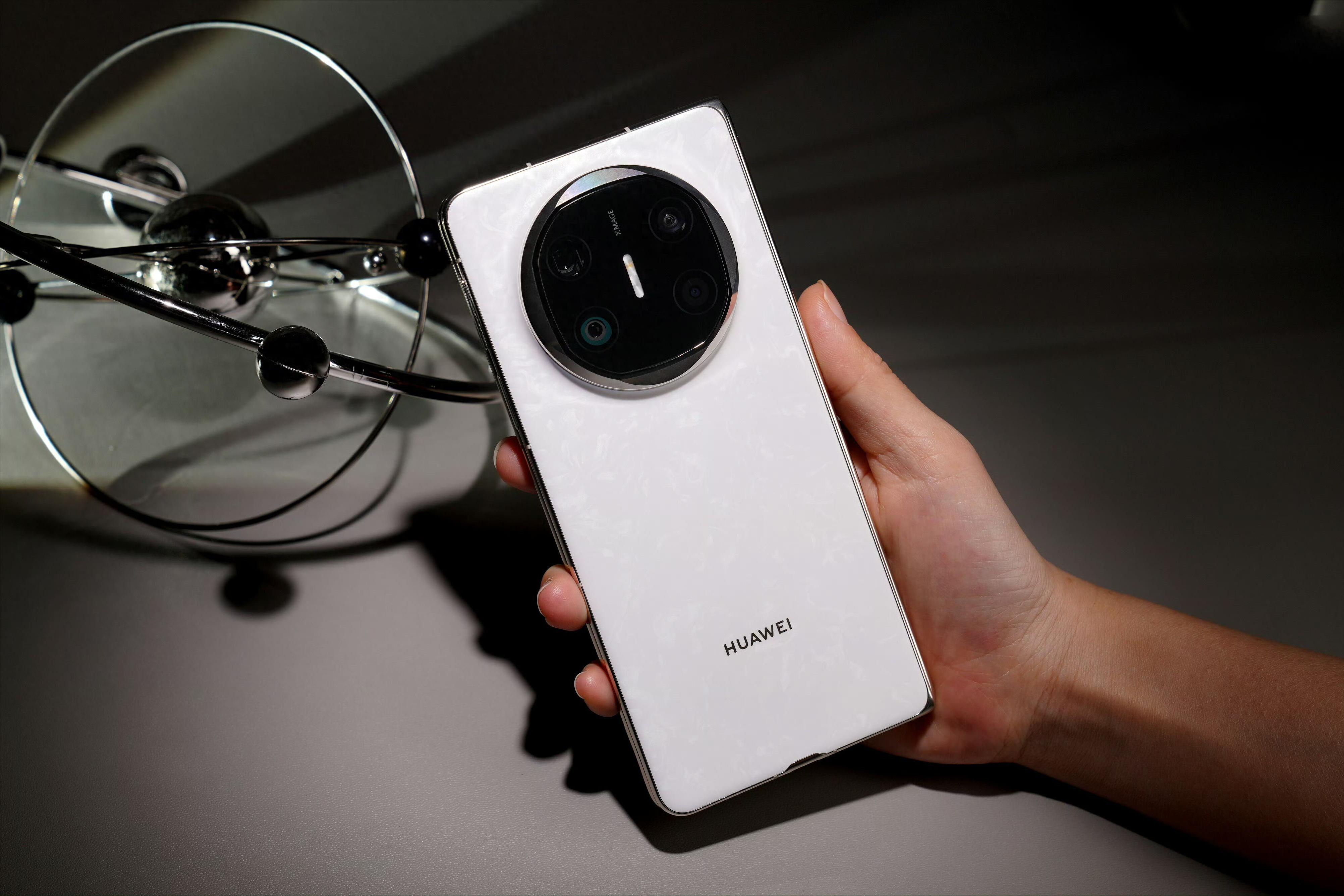 华为Mate X6成折叠屏‘降价王’:麒麟9020+昆仑玻璃+2米防水,512GB直降3807元