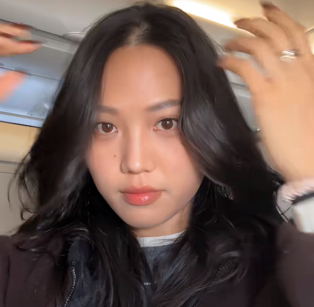 单依纯是真的很火啊
霍英东孙女都专门从香港到深圳去看到演唱会，并说她的声音绕梁三