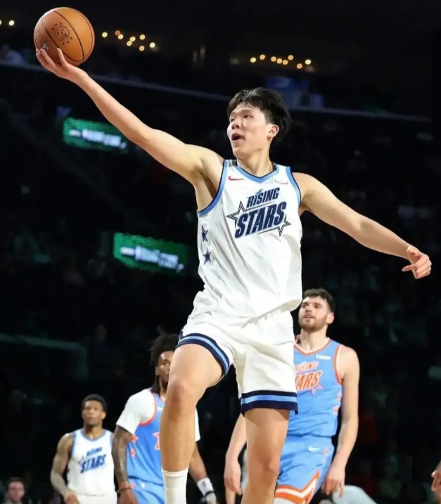 姚明 周志豪都练到应力性骨折 反观瀚森啥也不是时却被担心断腿
宠溺也要有个度
我