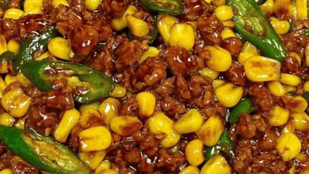 肉末青椒玉米粒：三色一锅炒，香到连汤汁都想拌饭！