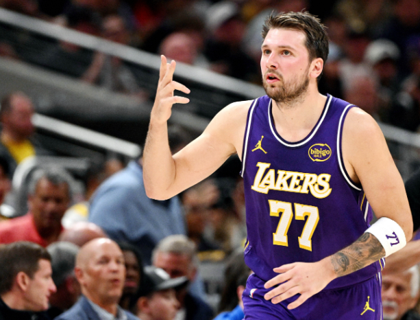 东契奇的打法不像在争夺MVP，更像是在争得分王

本赛季得分王基本已经属于东契奇