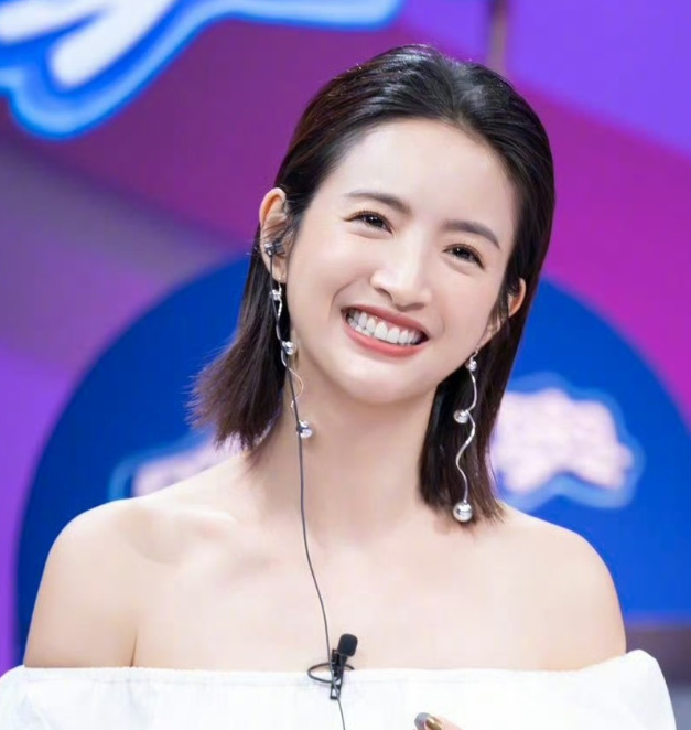 林依晨一段视频曝光，她自曝曾经有一任男友
希望她放弃在娱乐圈工作，甚至觉得她的职