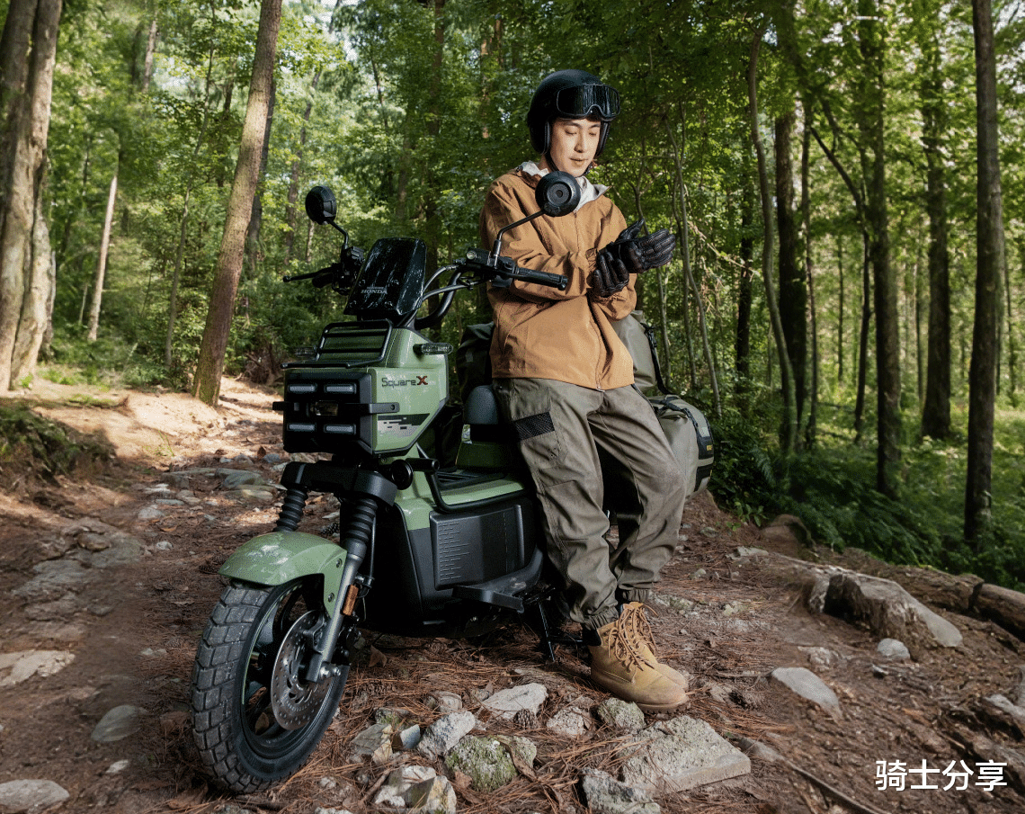 本田系两款跨界小踏板，你会如何选？