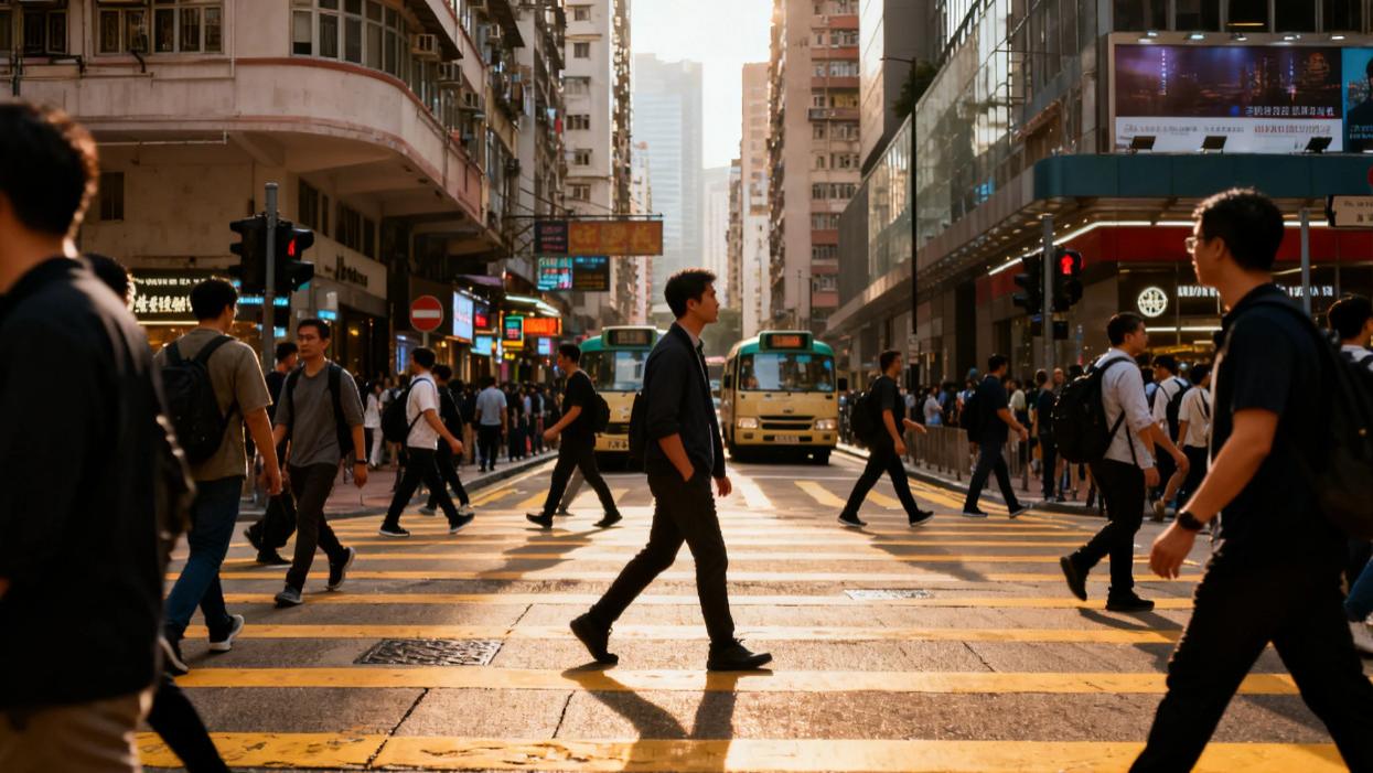 香港又来内地抢医生了：月薪7万！取一根鱼刺都2万，医务人员的劳动值得这样被看见