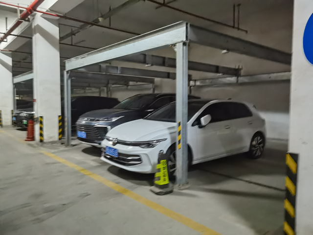 防晒技巧之不让它晒
哈哈哈哈，提到防晒技巧
首先当然是选个好膜咯，然后就是，我停