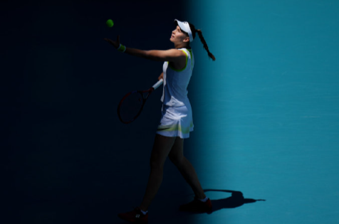 迈阿密站1/4决赛，3号种子莱巴金娜轰出15记Ace以2-6 6-3 6-4逆转