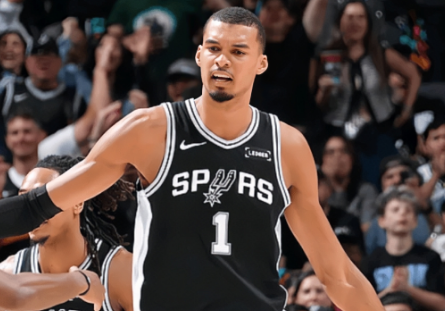 文班亚马27分17篮板，马刺大胜森林狼拿下天王山之战。NBA季后赛西部半决赛，马