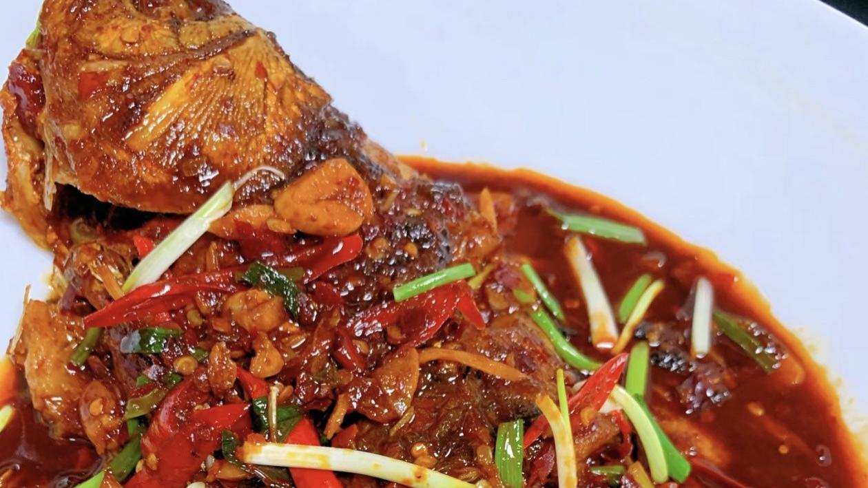 红烧鲫鱼：一口入魂的下饭神器.