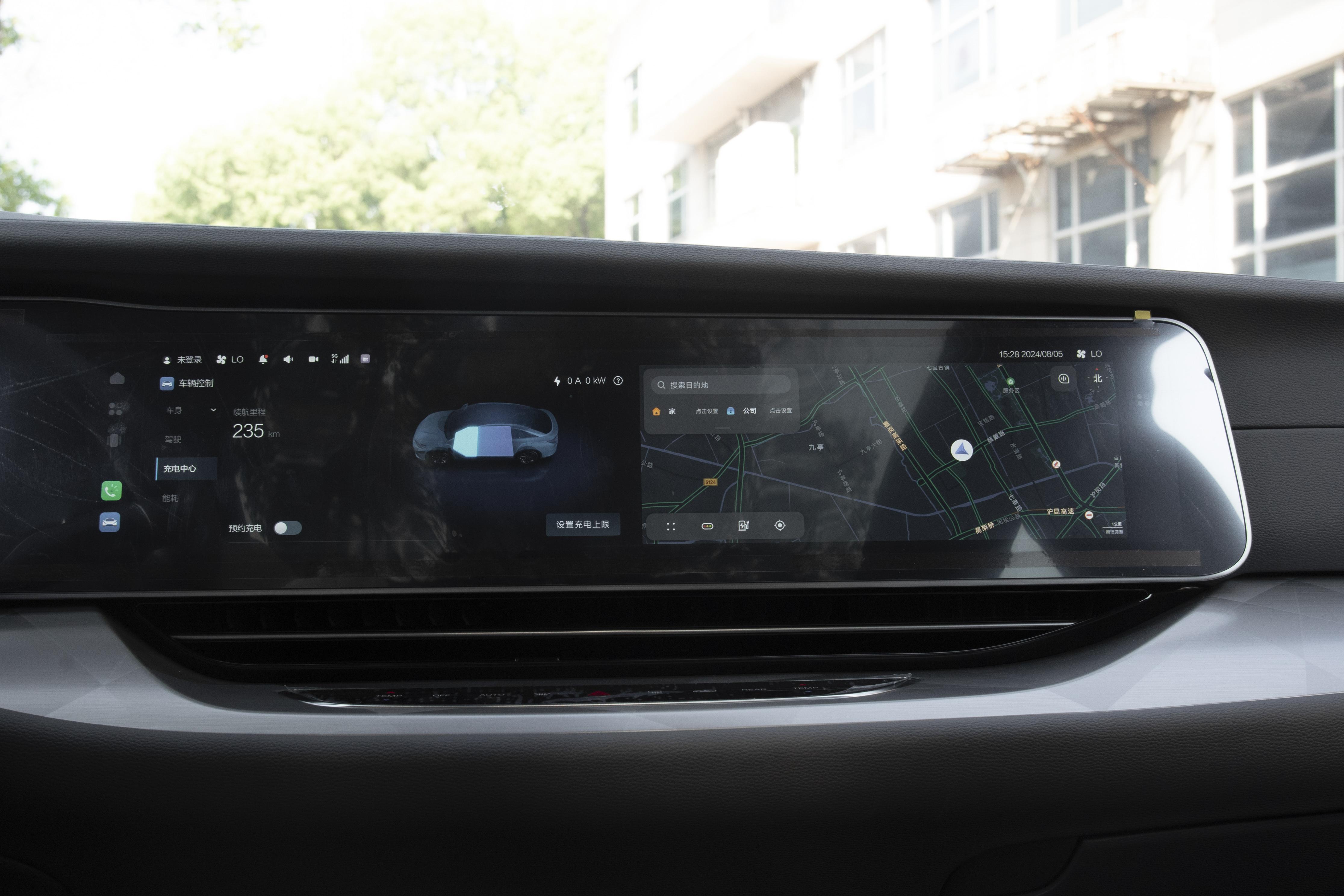 阿尔法S最出名的是那个华为HI版，激光雷达加华为智驾，当年算是第一批。高速上基本