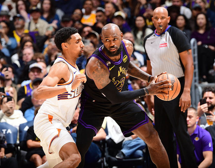 很奇怪，湖人居然可以三节打花比赛了

虽然这两场对手也比较弱，但是之前打爵士这种